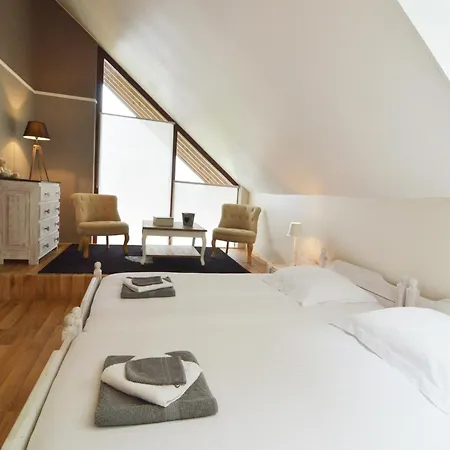 Chalet With Views & Fireplace, Cleaning Included 马尔梅迪